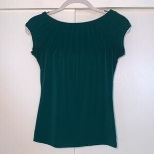 The Limited emerald green top‎
